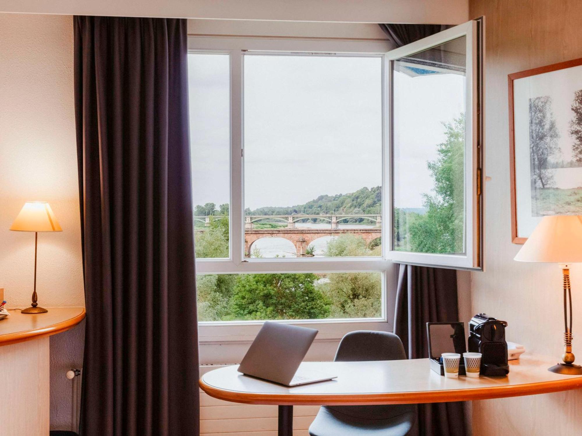 Mercure Nevers Pont De Loire Esterno foto